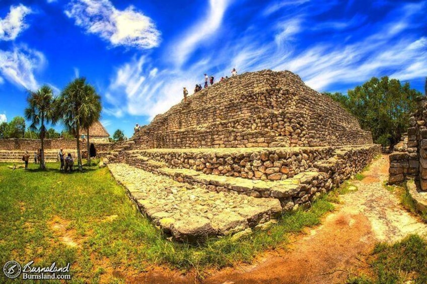 Xcambo Mayan Arqueological site!
