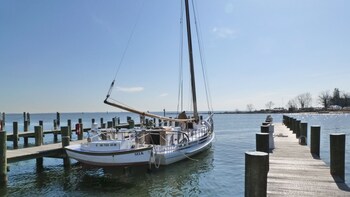 Small-Group Original Annapolis Seafood Crawl