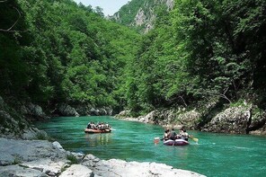 Smiley Tara Rafting tour