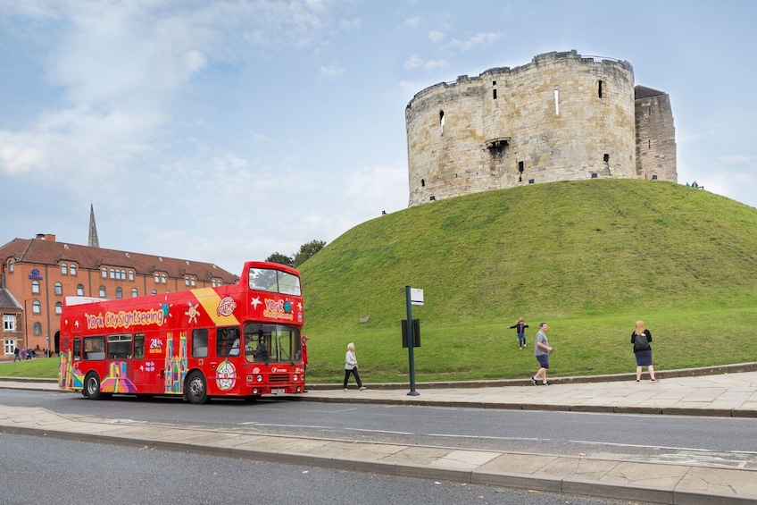 York Hop-On Hop-Off Bus Tour