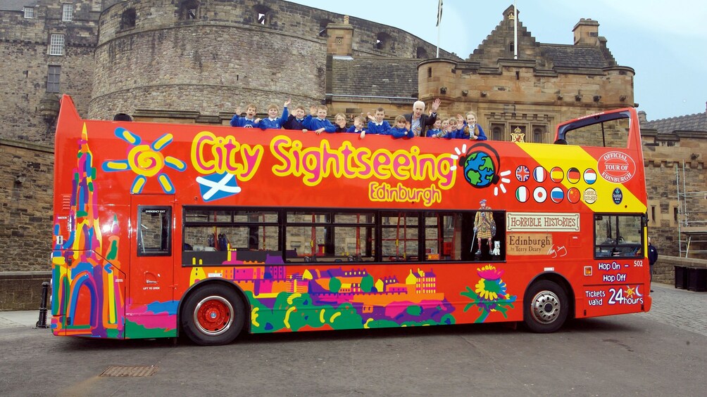 tour bus in Edinburgh