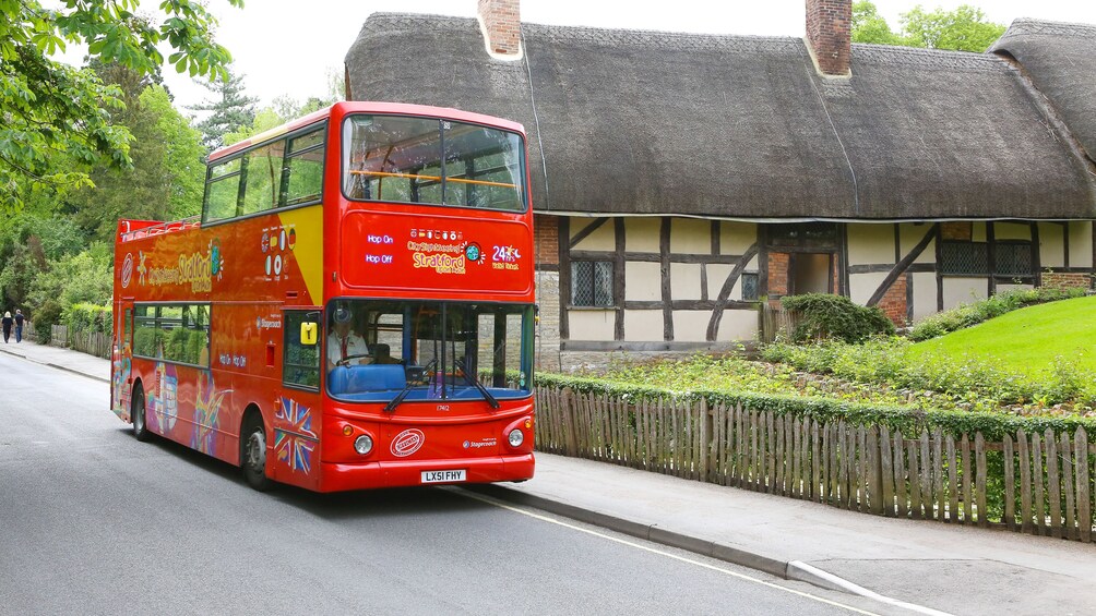 A hop on hop off us in Stratford upon avon