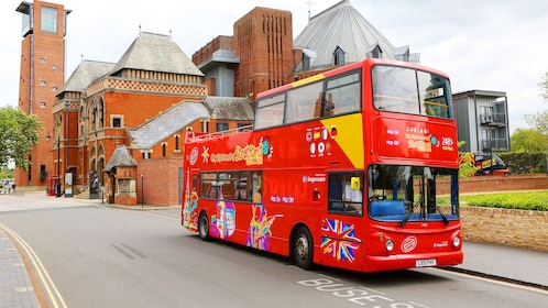 Hop-on, hop-off-sightseeing-tour door Stratford-upon-Avon per bus