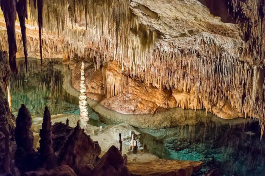 Cayman Crystal Caves & Pedro St James Castle Tour in Grand Cayman