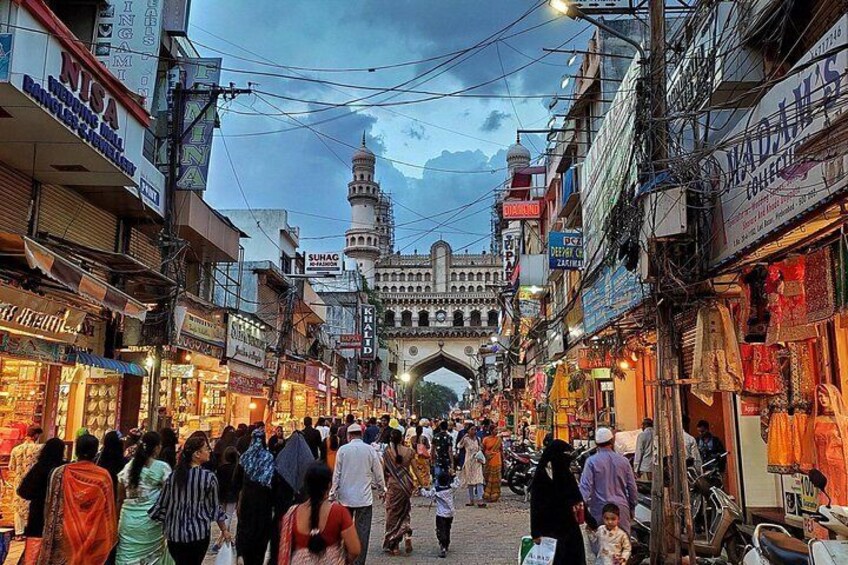 Shopping at Laad Bazaar in Hyderabad