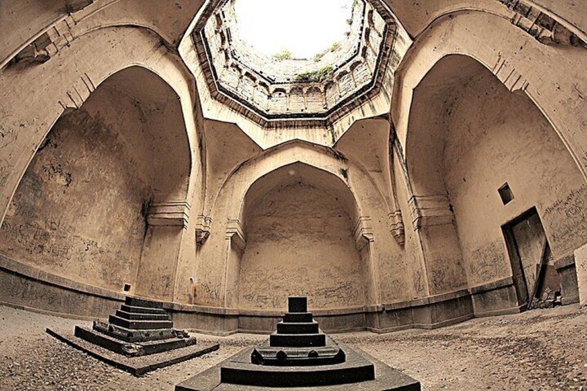 The Royal Tombs Of The Qutub Shahi Kings - Hyderabad