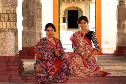 Private Full-Day Textile Tour Excursion from Hyderabad