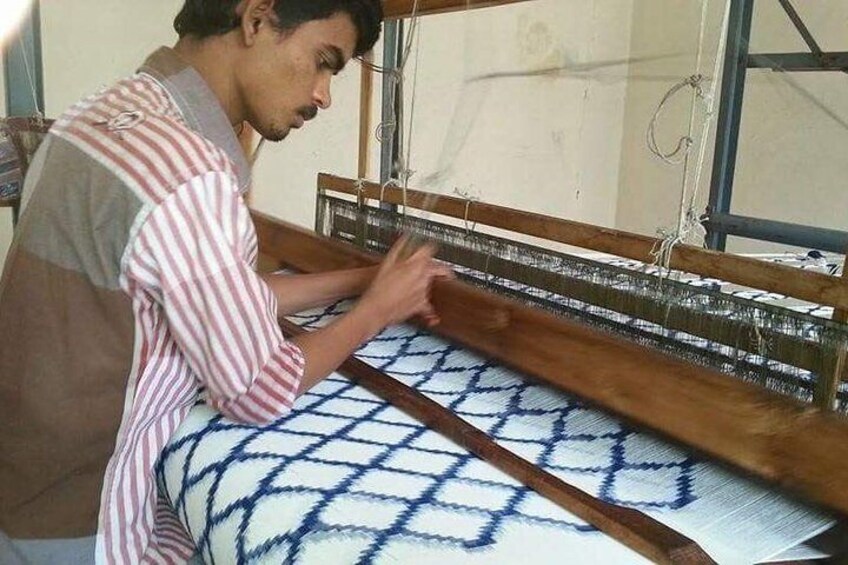 Pochampally Saree Weaving