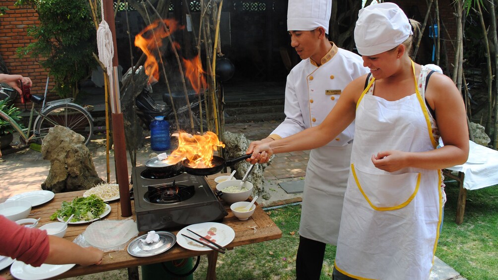 cooking lessons with a chef in Vietnam