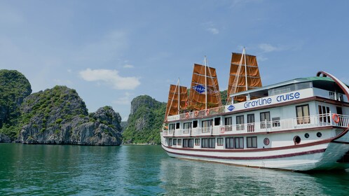Cruise di Ha Long Bay