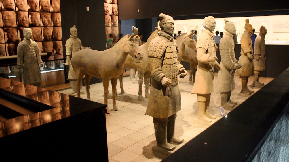 statues of soldiers in Xian