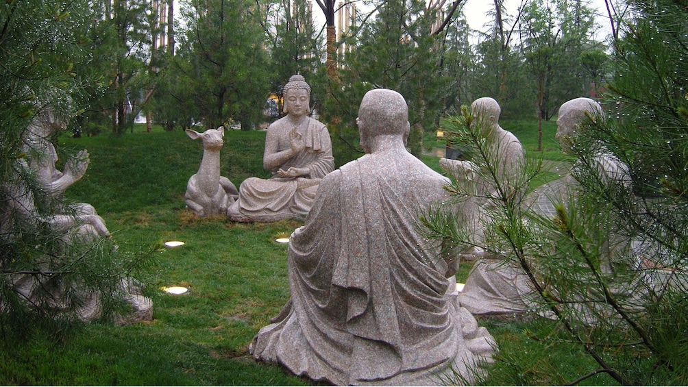 meditating statues in xian