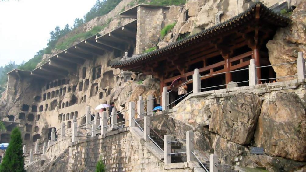 cliff dwellings in xian