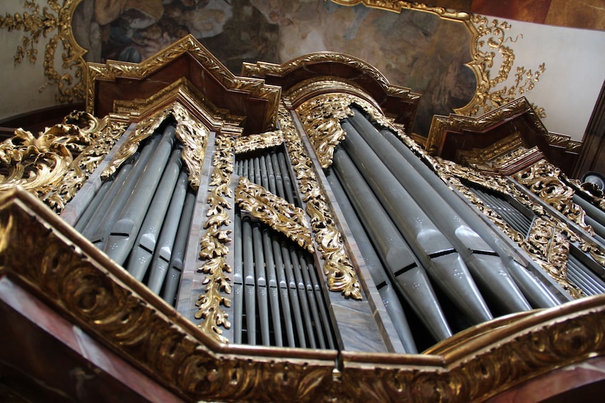 Foto 4 van 8. Famous Organ Concert at St. Francis of Assisi Church