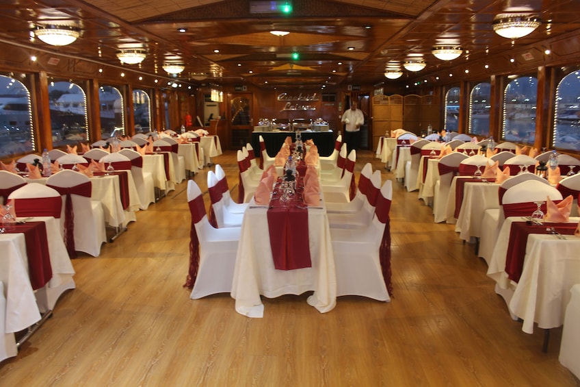 Dhow Dinner Cruise with Sharing Transfers