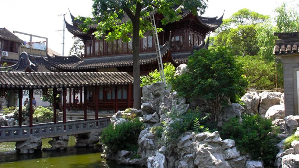 Side view of the Yu Garden in Shanghai 