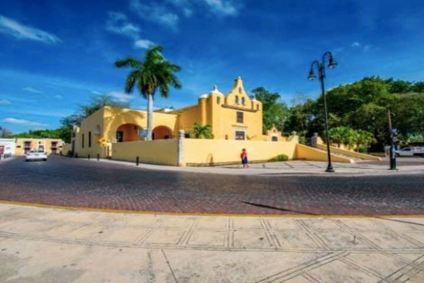 Progreso Shore Excursion: Small Group Shopping & Merida City Tour