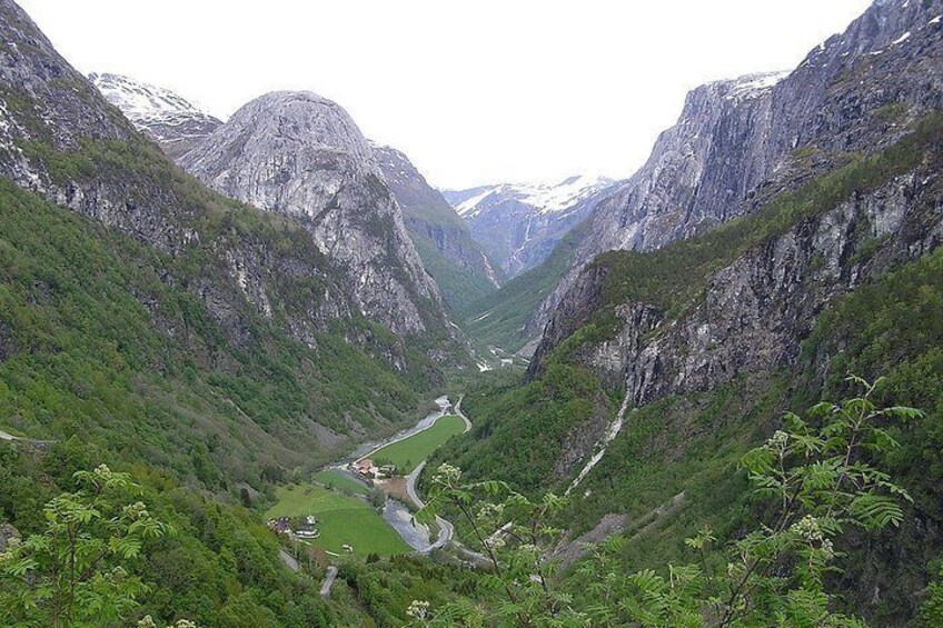 Cruise Special: Private Trip To Canyons And Waterfalls With Flåm Railway