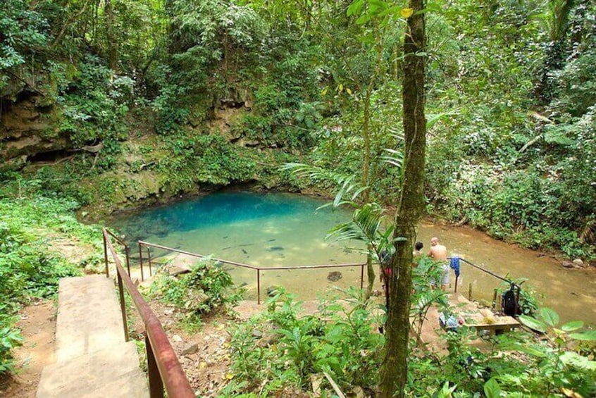 Private Xunantunich Mayan Ruins & Inland Blue Hole Tour from Placencia