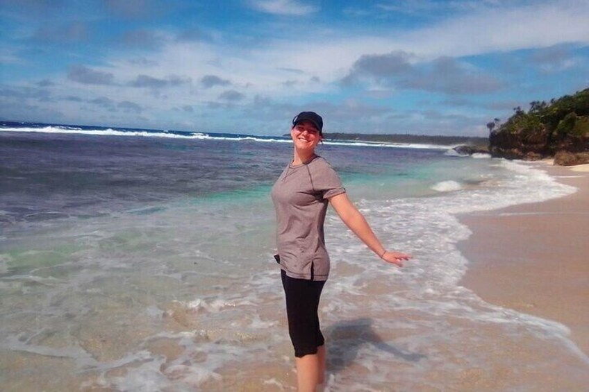 Anahulu Beach 50 meters infront of Anahulu Cave @ Haveluliku Village 