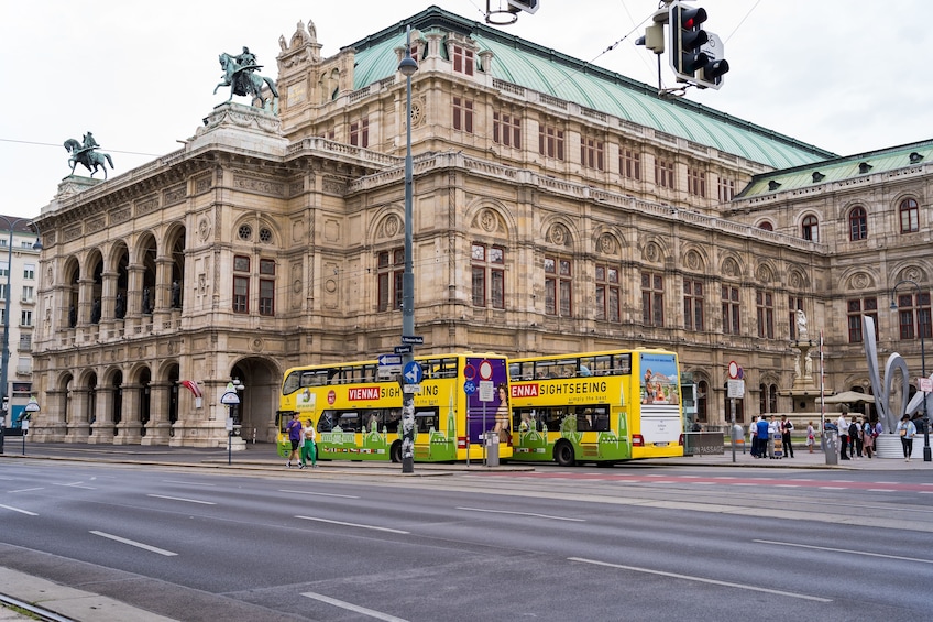 Hop-On Hop-Off City Tours in Vienna