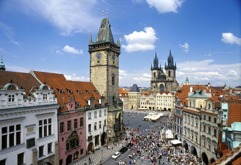 Prague Bus and Walking Tour with Changing of the Guard