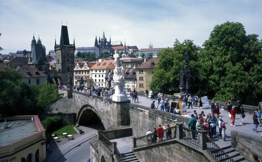 Prague Bus and Walking Tour with Changing of the Guard
