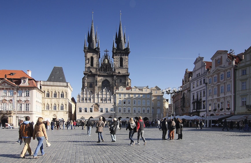 Prague City Tour & Boat Cruise with Refreshment