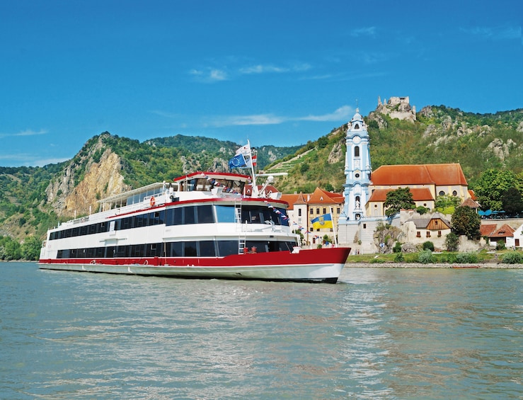 Day Trip to Danube Valley incl. boat ride