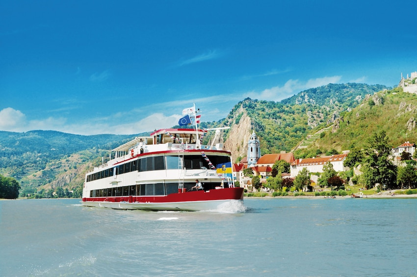 Day Trip to Danube Valley incl. boat ride