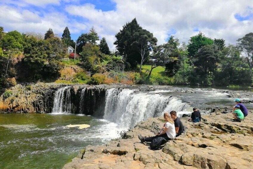 Haruru Falls 