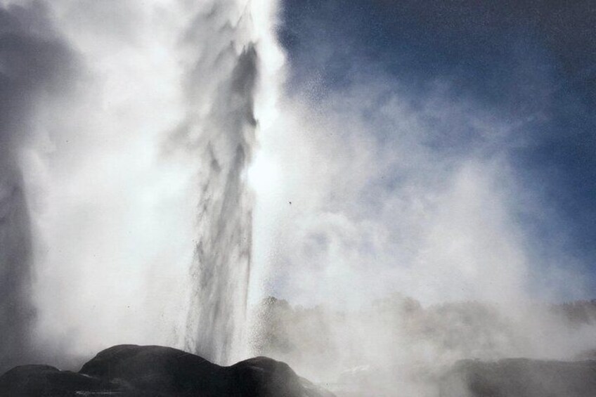 The famous Pohutu Geyser