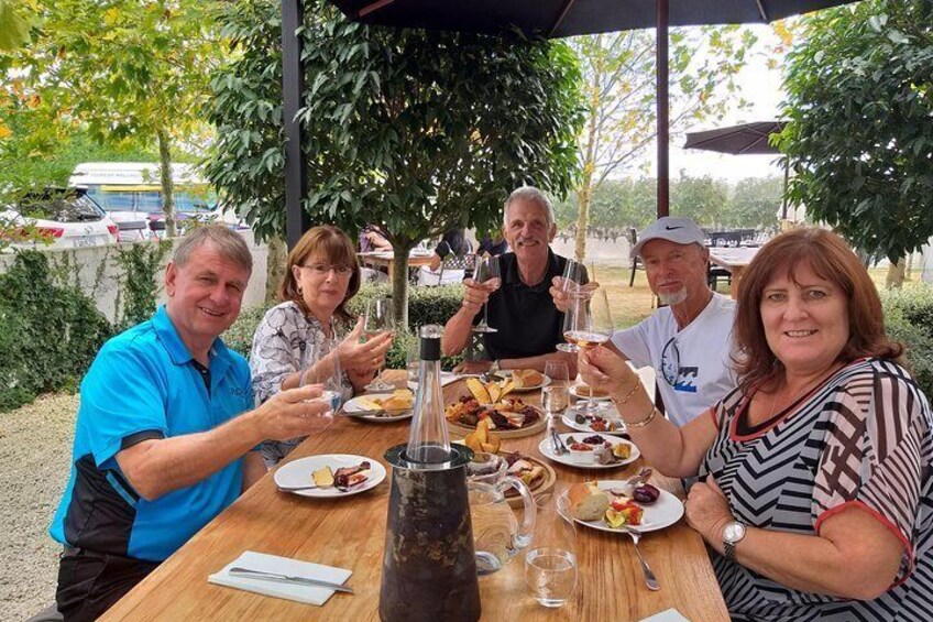 Relax over our favourite gourmet platter lunch at the top boutique winery