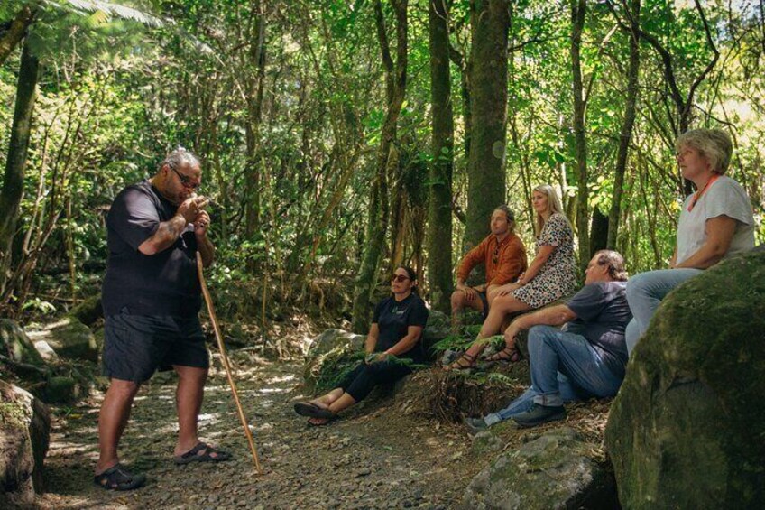 Hear the mystical sounds of the Māori flute.