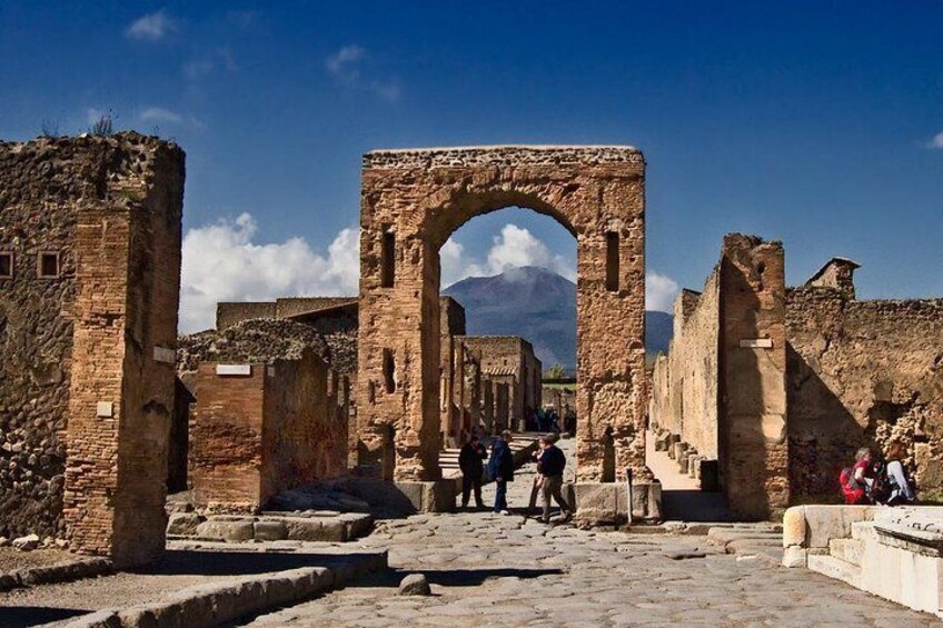 The Grand Tour: Ravello-Amalfi-Positano-Sorrento-Pompeii (FullDayPlus 10h)