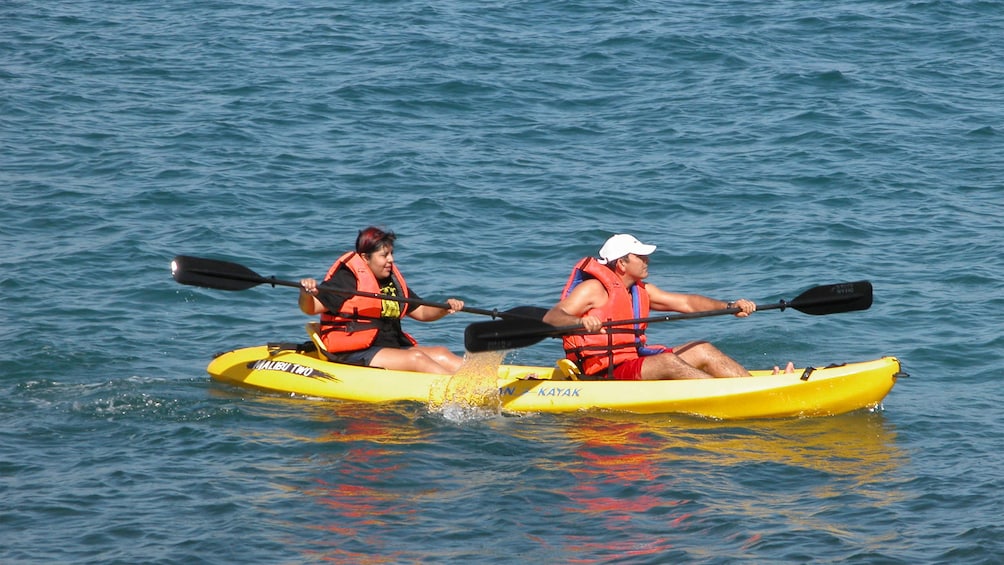 Kayaking couple in Ixtapa