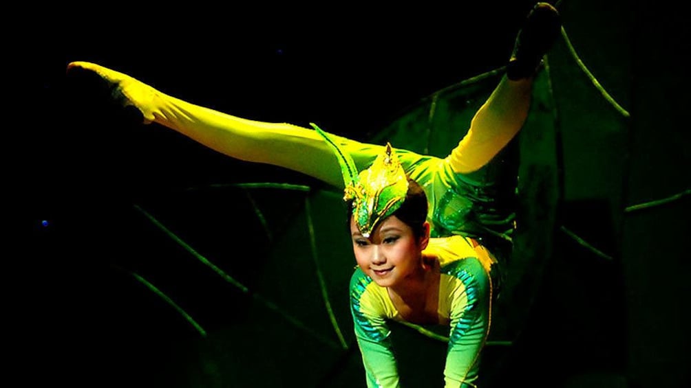 Female acrobatic performance at the banquet in Beijing