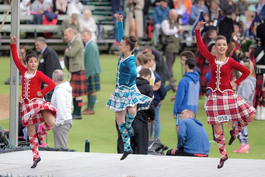From Edinburgh: Highland Games Day Tour