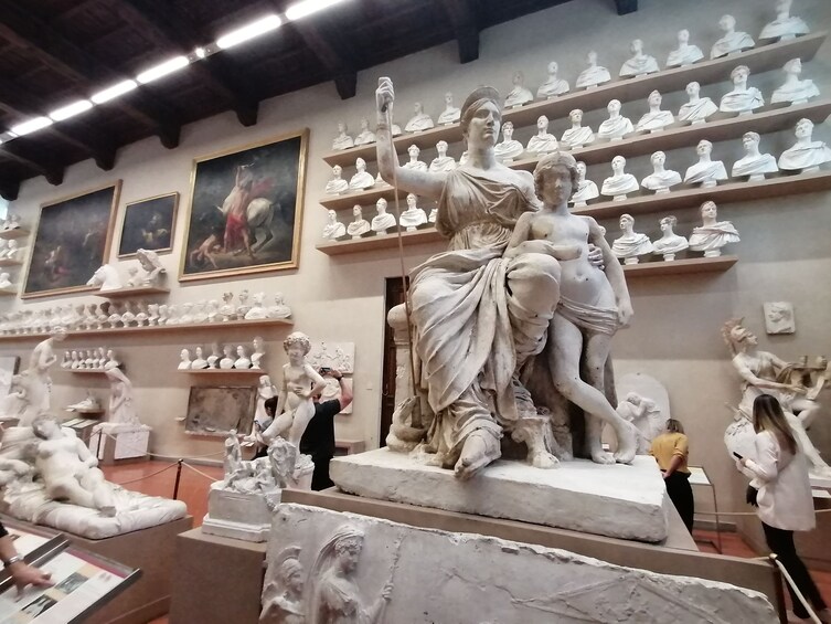 Skip-the-Line: Accademia Gallery Small Group Guided Tour