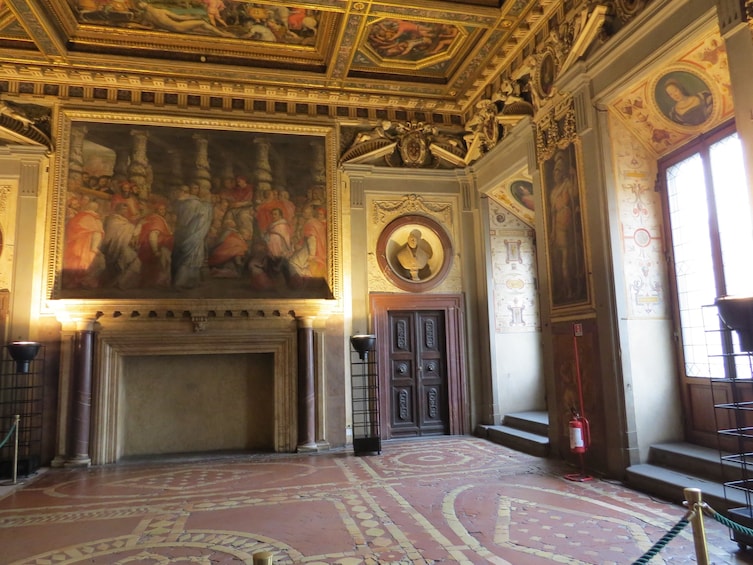 Palazzo Vecchio Secret Passages monolingual Visit with Lunch or Gelato