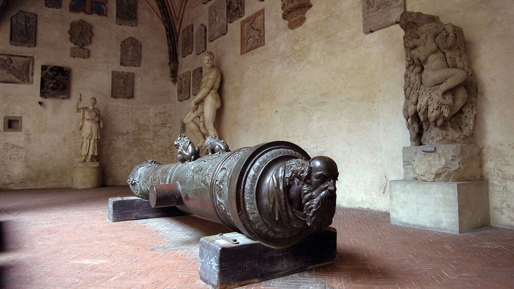 Apri foto 4 di 10. Interior at Bargello Museum in Florence Italy