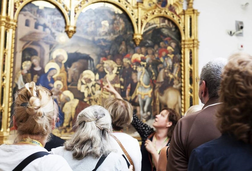 Skip-the-Line: Uffizi Gallery Tour & Vasari Corridor Walk