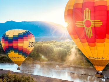 Heißluftballonfahrt bei Sonnenaufgang in Albuquerque