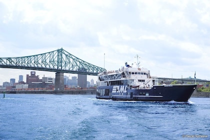 Crucero turístico guiado en Montreal por el pintoresco río San Lorenzo