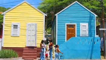 East & West: Complete Island Excursion