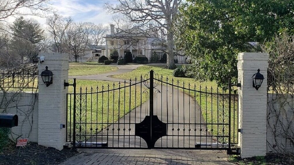 Homes of the Stars Guided Tour in Nashville