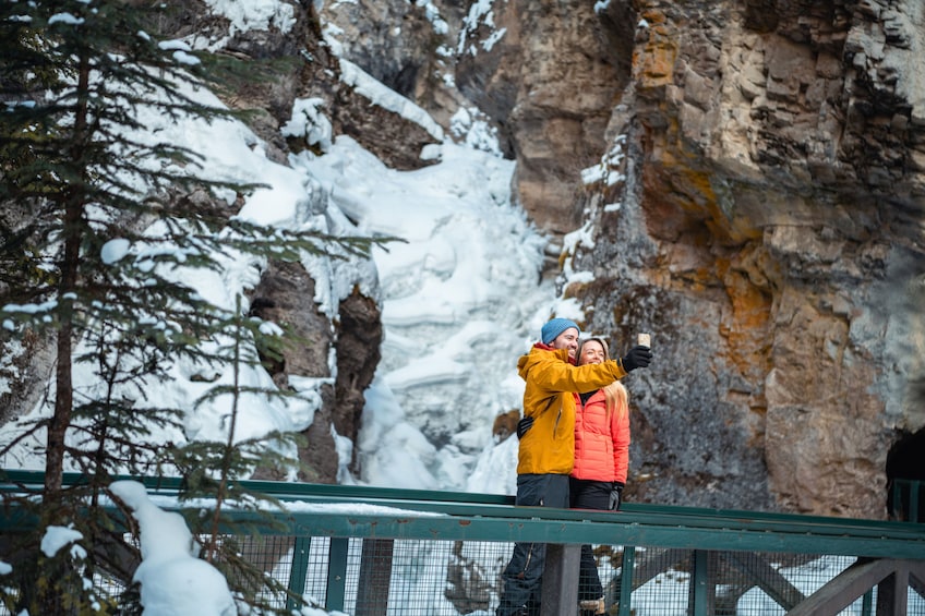 Discover Banff: Johnston Canyon Icewalk Tour