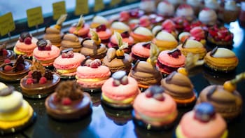 Guided Flavors & Aromas Walking Tour of Old Montreal