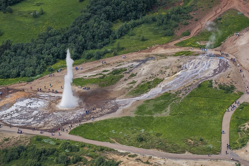 Super Jeep & Snowmobile Tour of the Golden Circle