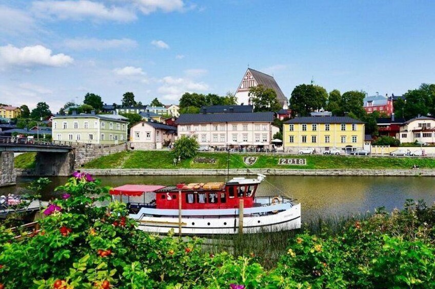 VIP Helsinki City tour and Medieval Porvoo by Private car with personal guide